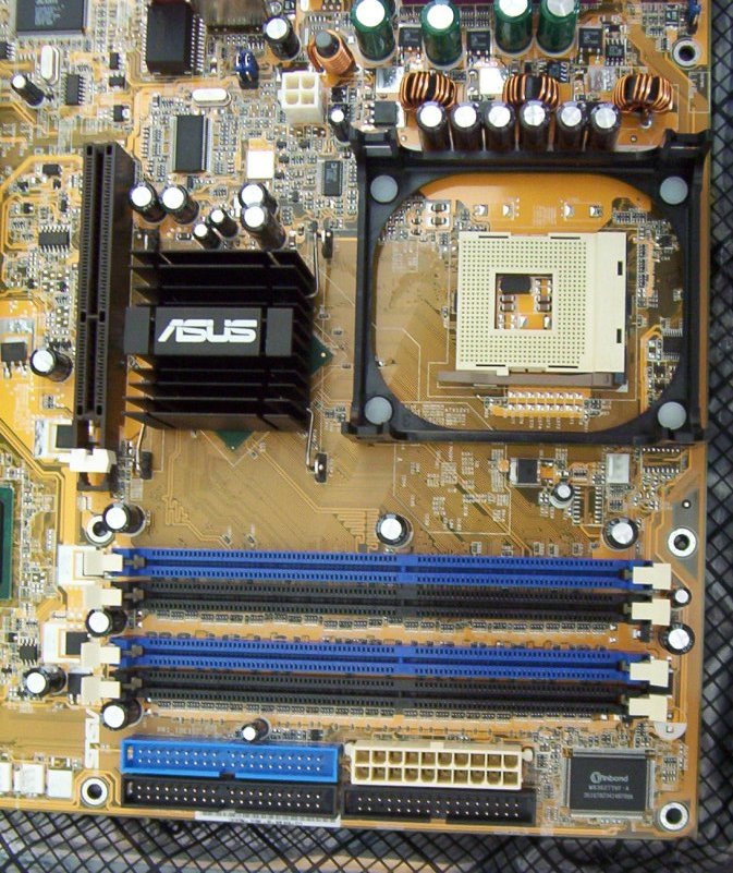 Asus P4P800 Intel 865PE SATA RAID A/L - closeup